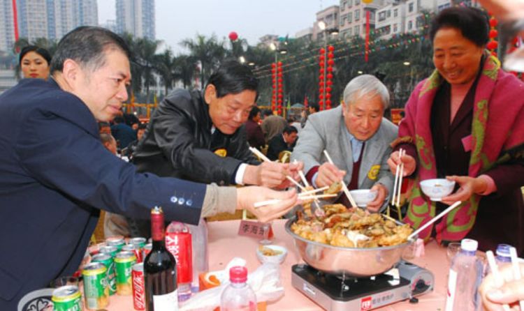 趣边头尾